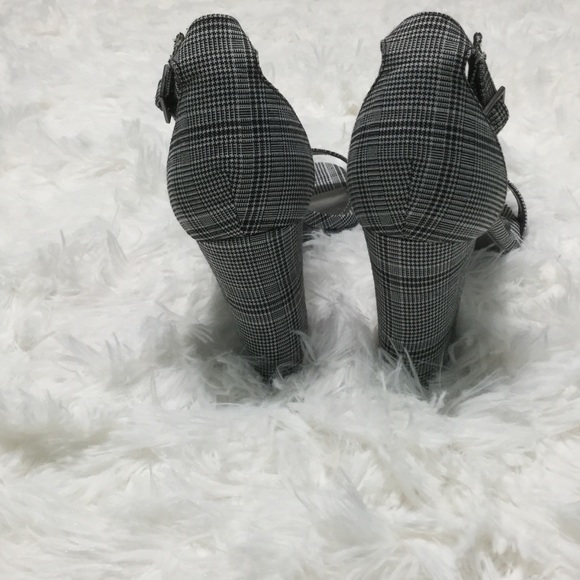 Worthington - Black & White Block Heel Sandal - Picture 5 of 8